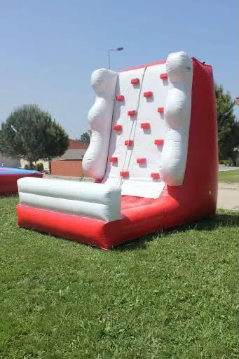 Şişme tırmanma duvarı